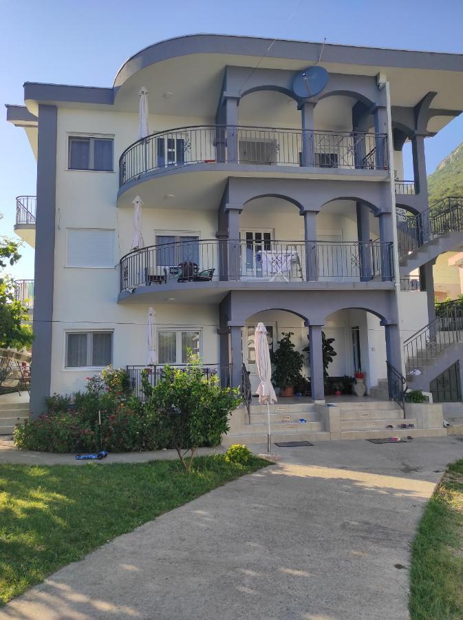 Apartments Sofia Sutomore Bagian luar foto
