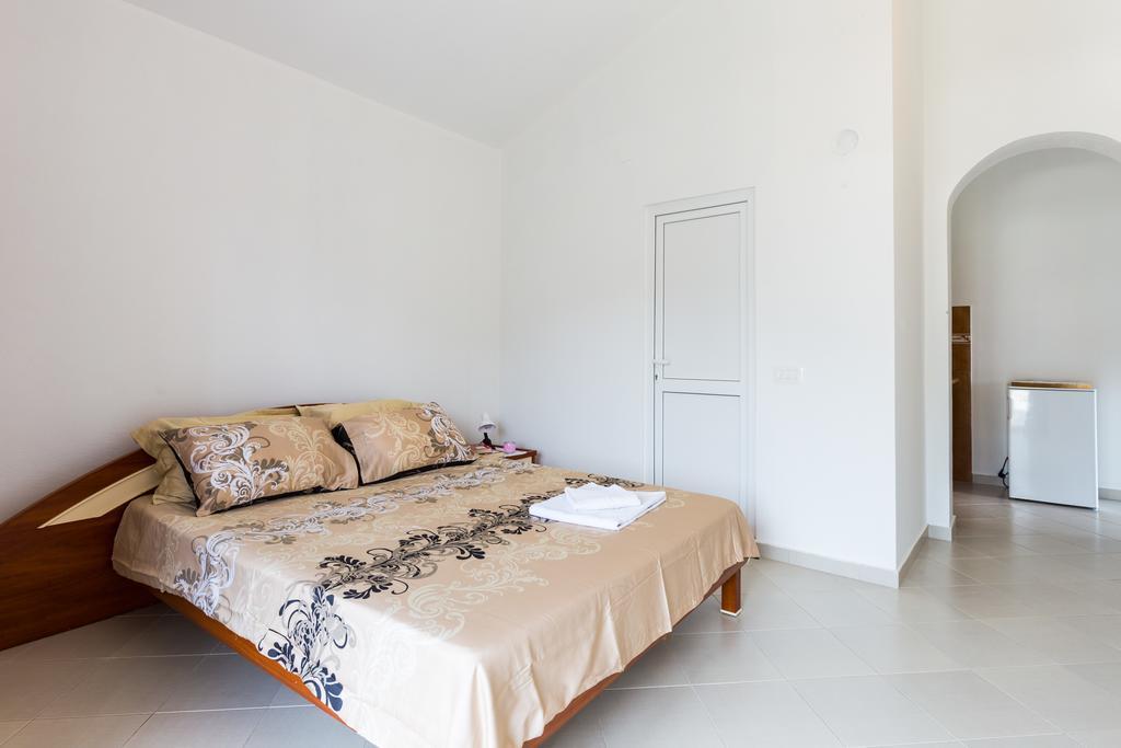 Apartments Sofia Sutomore Bagian luar foto