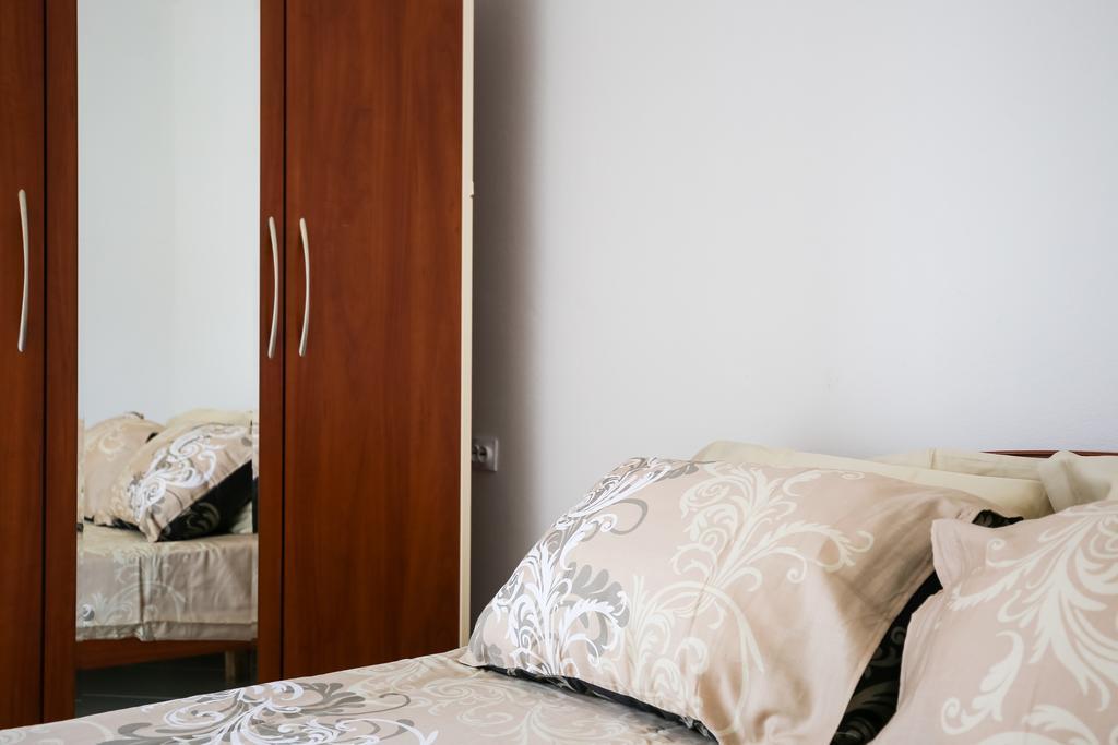 Apartments Sofia Sutomore Bagian luar foto